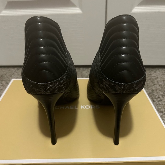Michael Kors Pumps - Picture 4 of 5